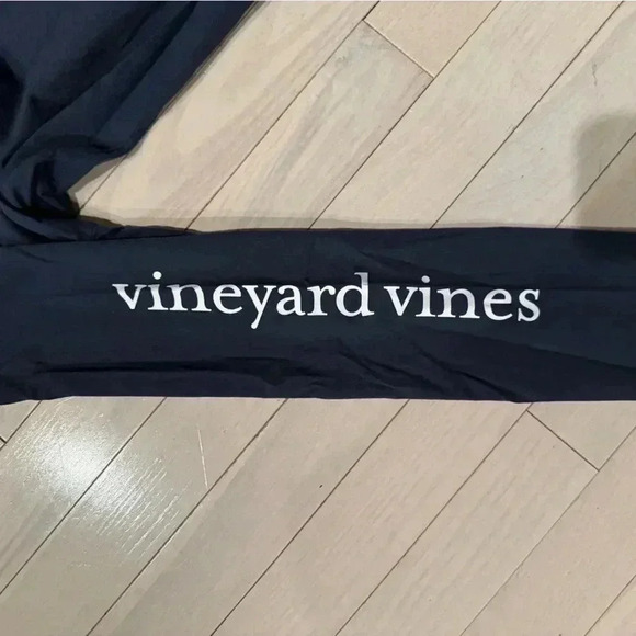 Boys Vineyard Vines long sleeve - Picture 2 of 3